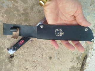 Cuchillo Albacete de cuero y madera