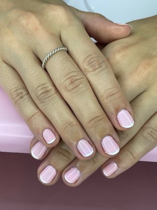 Uñas semipermanentes con técnica de blindaje
