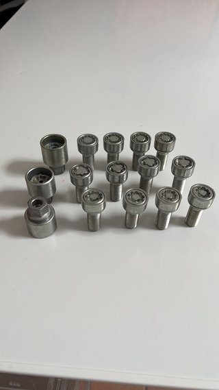 Tornillos antirrobo VW GOLF AUDI SEAT VW T4 T5T6.1