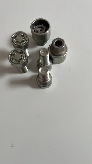 Tornillos antirrobo VW GOLF AUDI SEAT VW T4 T5T6.1