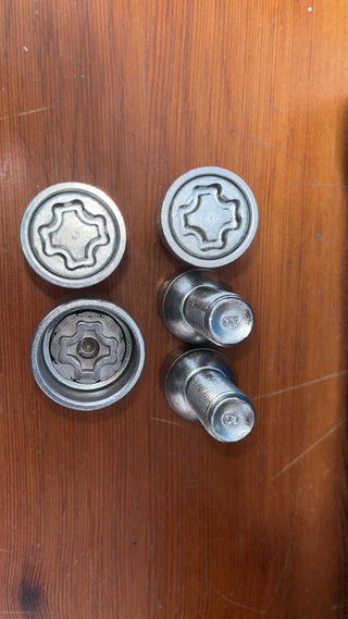 Tornillos antirrobo VW GOLF AUDI SEAT VW T4 T5T6.1