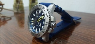 Reloj NAUTICA sumergible a 100 metros