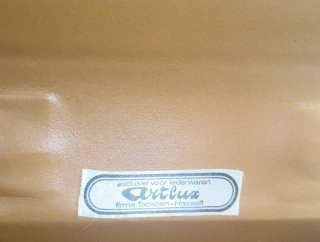 Bolso de piel serpiente marrón y dorado