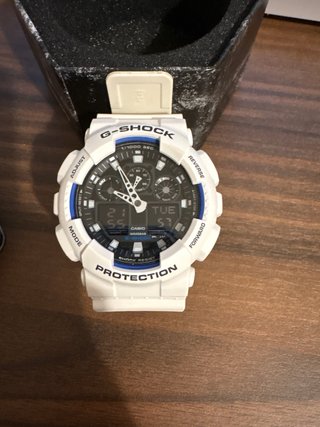 Reloj G-Shock GA-100B-7A blanco