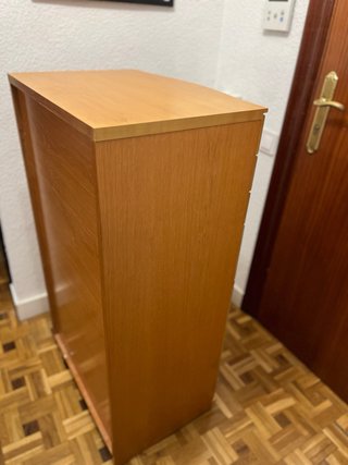 Cómoda de madera con 7 cajones