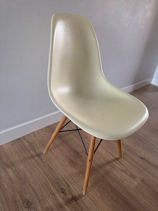 Silla Beige Diseño Moderno