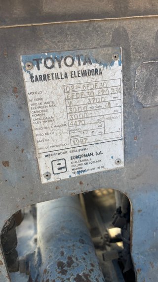 Carretilla elevadora toyota averiada
