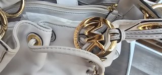 Bolso Michael Kors de muy fina piel color crudo