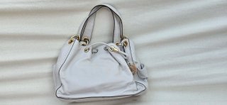 Bolso Michael Kors de muy fina piel color crudo