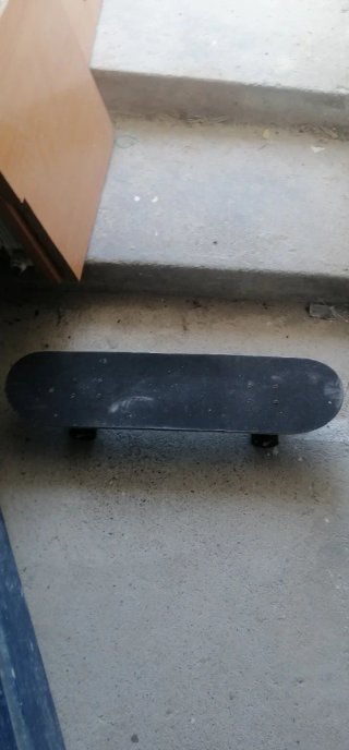 Skate con ejes y ruedas