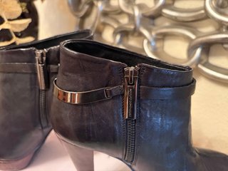 Botines de piel con plataforma y tacón