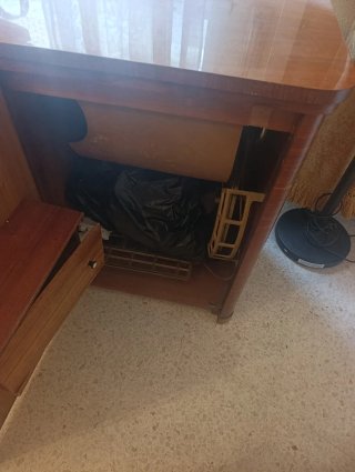 Máquina de coser Alfa con mesa