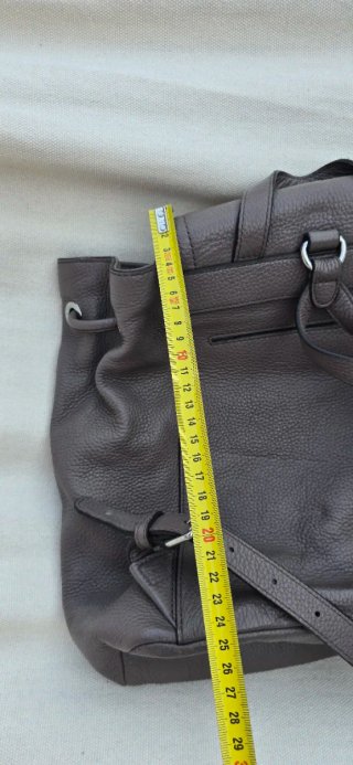 Mochila Michael Kors Piel granulada de color taupe