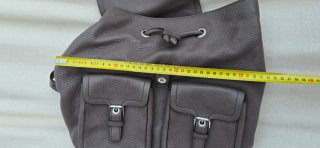 Mochila Michael Kors Piel granulada de color taupe
