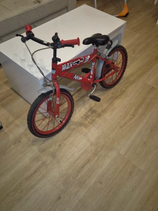 Bicicleta infantil roja MAX