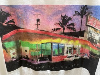 Camiseta gráfica Waiting for Sunset