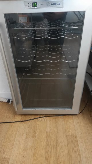 Vinoteca / Nevera para vinos Artrom