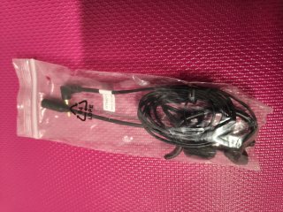 Auriculares con micrófono y clip