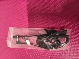 Auriculares con micrófono y clip