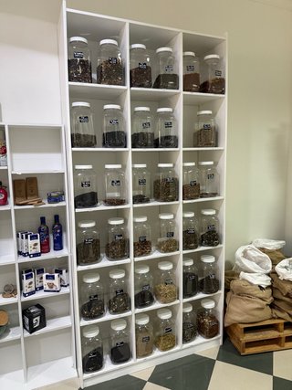 Estantería de madera  Como nueva tlf 652680819