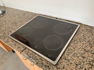 Muebles de cocina  3,80 cmts. Completa.