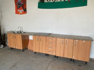 Muebles de cocina  3,80 cmts. Completa.