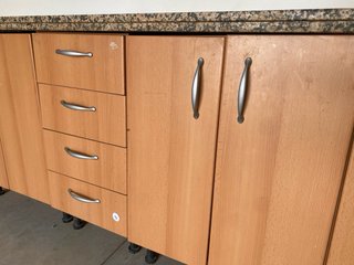 Muebles de cocina  3,80 cmts. Completa.