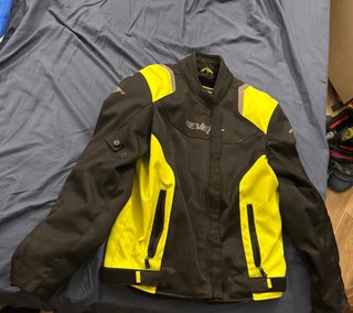 Chaqueta de Moto Negra y Amarilla