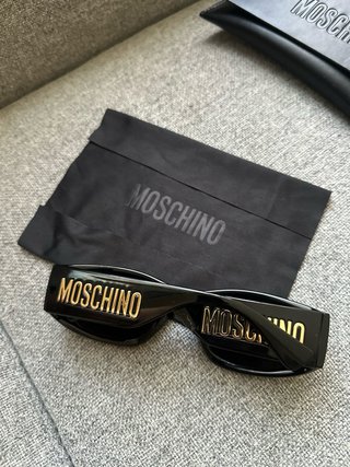 Gafas de Sol Moschino Negras y Doradas