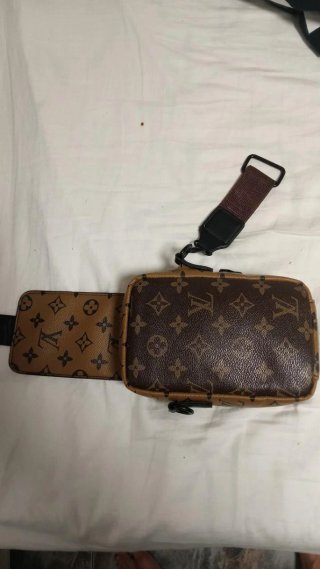 Riñonera Louis Vuitton pequeña