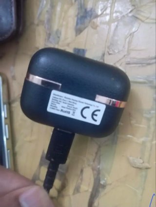 Auriculares Inalámbricos Negro y Dorado