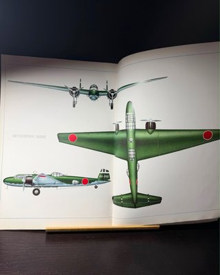 Libro Combat Aircraft WWII 1938-1939