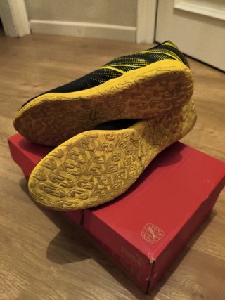 Zapatillas Puma Fútbol Sala Negras y Amarillas