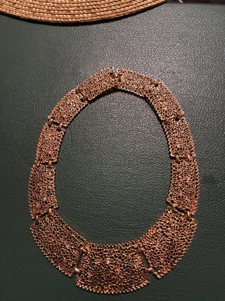 Collana girocollo effetto pizzo oro