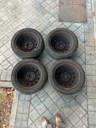 Llantas ligeras BMW 16 con neumáticos
