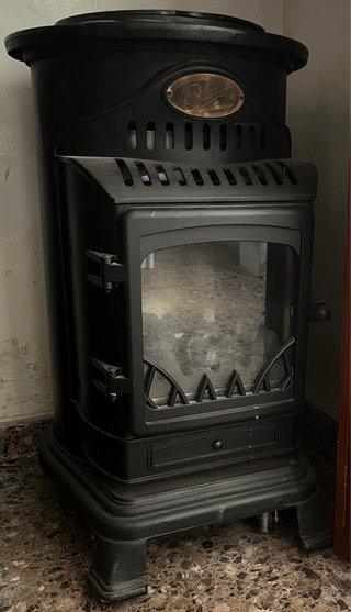 Estufa de gas vintage negra