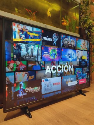 Android TV - Smart TV 43 pulgadas UHD 4K - Mando