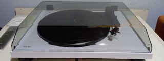 Tocadiscos TEAC Blanco y Negro