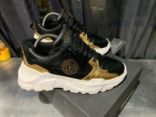 Sneakers Versace 39 Nero/Oro