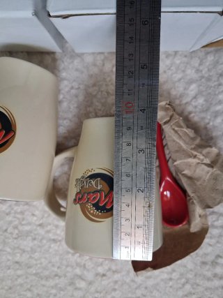 2 tazas cerámica con cuchara a juego