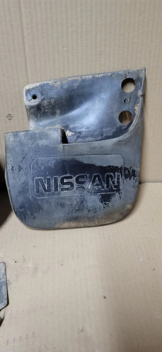 Nissan Terrano II Faldillas Traseras