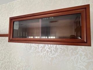 Mueble de salón de madera y mesa de centro