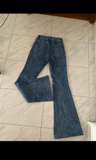Pantalones vaqueros acampanados azules