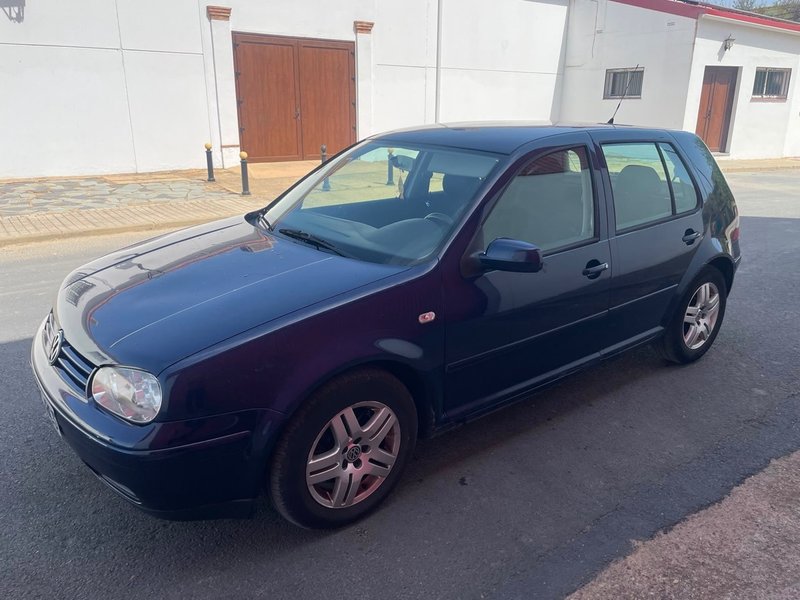 Volkswagen Golf 2002 - foto 1