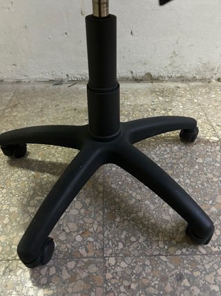 Silla de oficina negra