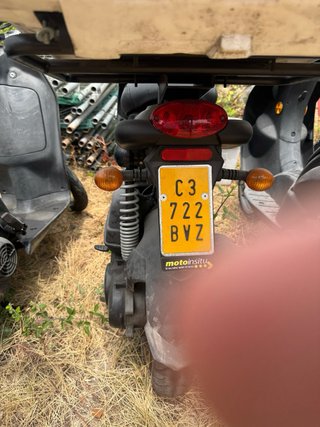 Peugeot Ludix Scooter con Baúl Blanco