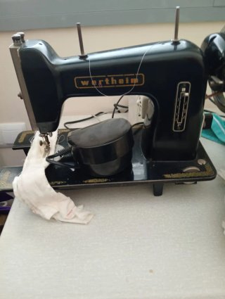 Máquina de coser Wertheim clásica