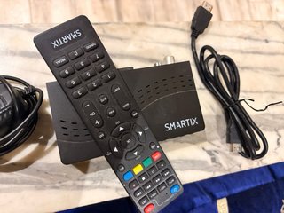 TDT SMARTIX con mando y adaptador
