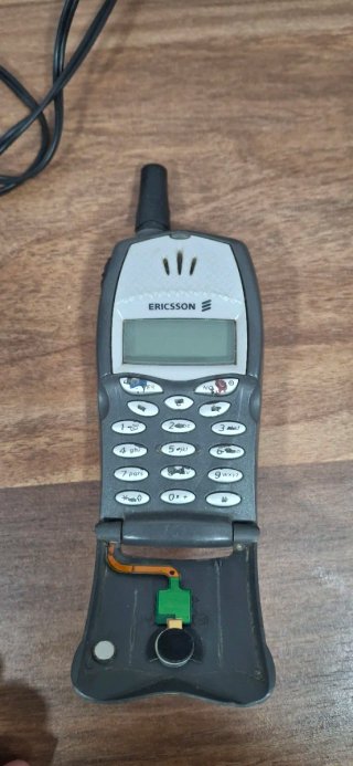 Lote móviles vintage Ericsson, Motorola, Samsung