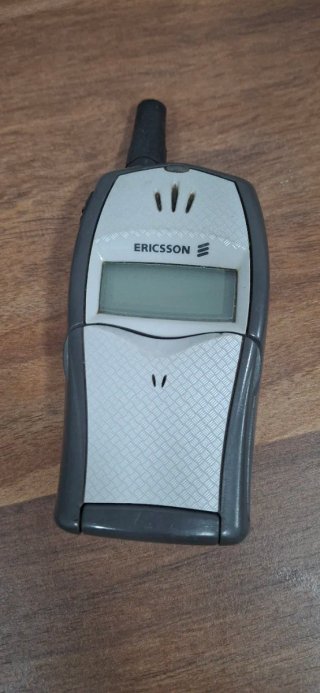 Lote móviles vintage Ericsson, Motorola, Samsung